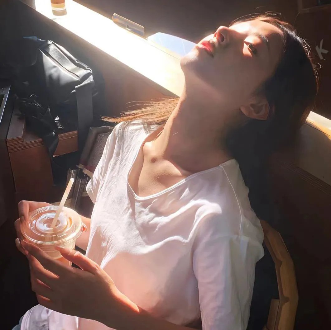 离婚当天，和便宜老公双双穿到古代养娃